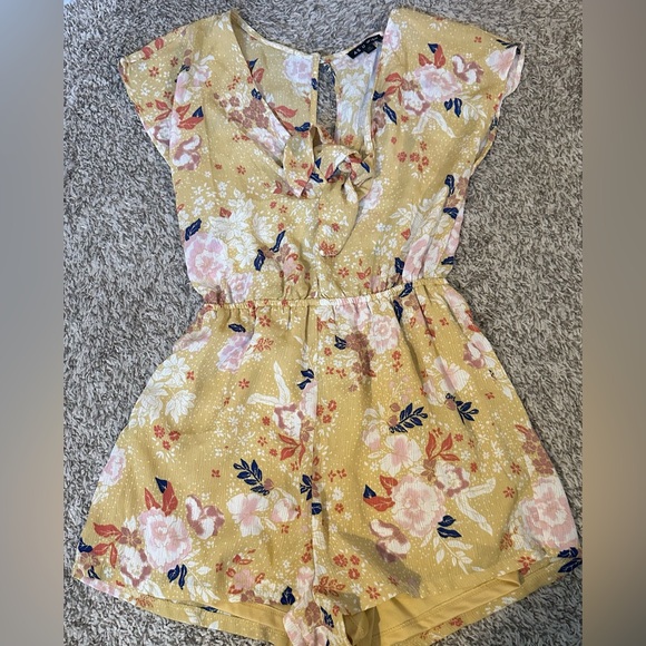 As U Wish Dresses & Skirts - As You Wish Medium Yellow Floral Tie-Front Romper V-Neck Cap Sleeve Shorts